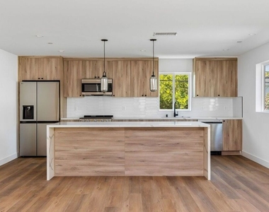 4303 Tujunga Avenue - Photo Thumbnail 3