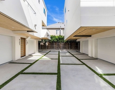 4303 Tujunga Avenue - Photo Thumbnail 22