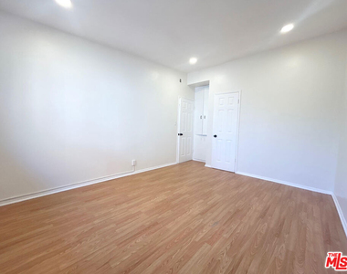 1148 N Formosa Avenue - Photo Thumbnail 6