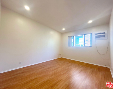 1148 N Formosa Avenue - Photo Thumbnail 5