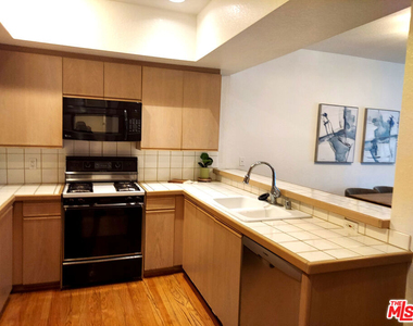10650 Kinnard Avenue - Photo Thumbnail 10