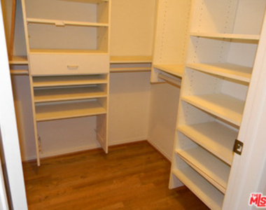10650 Kinnard Avenue - Photo Thumbnail 12