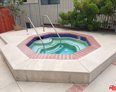 10650 Kinnard Avenue - Photo Thumbnail 20