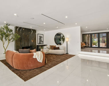 4423 Bergamo Drive - Photo Thumbnail 8