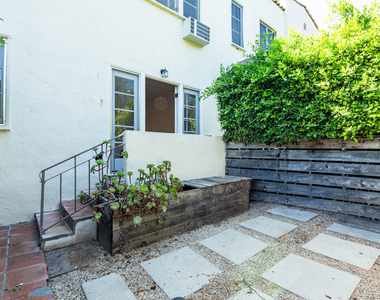 7714 Rosewood Avenue - Photo Thumbnail 13
