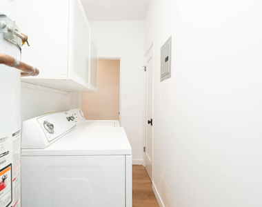 7714 Rosewood Avenue - Photo Thumbnail 12
