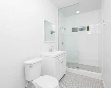7714 Rosewood Avenue - Photo Thumbnail 9