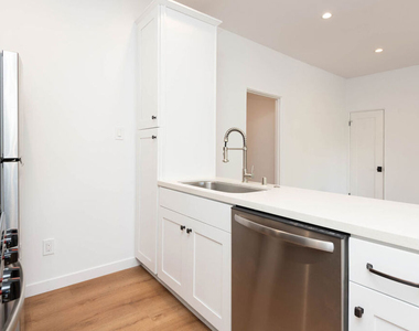 7714 Rosewood Avenue - Photo Thumbnail 5