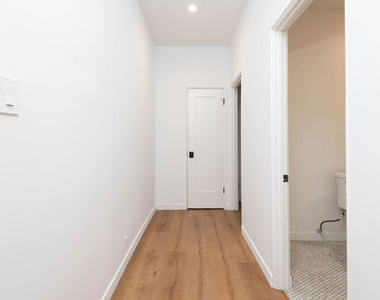 7714 Rosewood Avenue - Photo Thumbnail 8