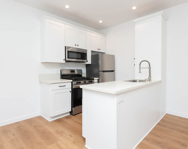 7714 Rosewood Avenue - Photo Thumbnail 3