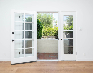 7714 Rosewood Avenue - Photo Thumbnail 2