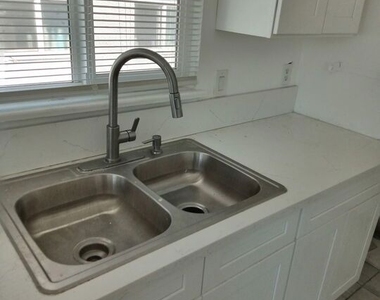 7208 S La Cienega Boulevard - Photo Thumbnail 1