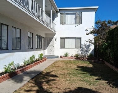7208 S La Cienega Boulevard - Photo Thumbnail 4