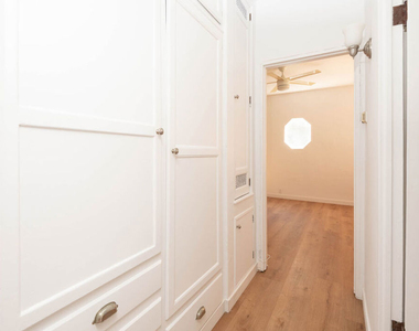 9025 Rangely Avenue - Photo Thumbnail 10