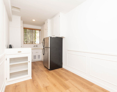 9025 Rangely Avenue - Photo Thumbnail 5