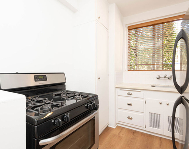 9025 Rangely Avenue - Photo Thumbnail 8
