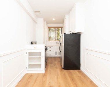 9025 Rangely Avenue - Photo Thumbnail 6