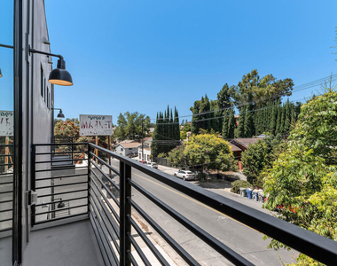 1821 N Ashmore Street - Photo Thumbnail 14