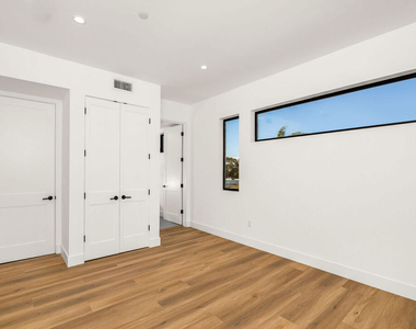 2206 Carmona Avenue - Photo Thumbnail 12