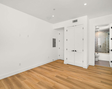 2206 Carmona Avenue - Photo Thumbnail 11