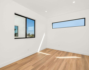 2206 Carmona Avenue - Photo Thumbnail 7