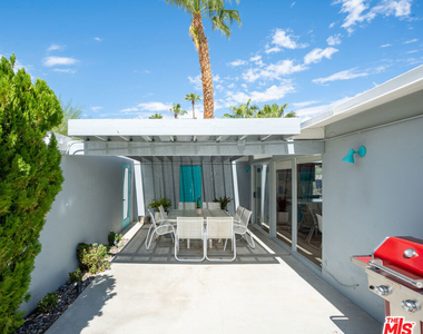 475 E Desert Willow Circle - Photo Thumbnail 21