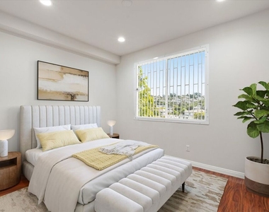 13225 Victory Boulevard - Photo Thumbnail 4