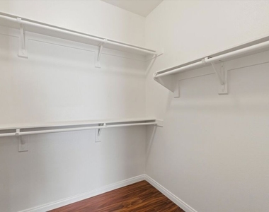 13225 Victory Boulevard - Photo Thumbnail 21