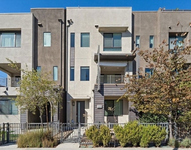 13225 Victory Boulevard - Photo Thumbnail 1