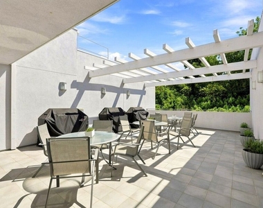 4240 Laurel Canyon Boulevard - Photo Thumbnail 25