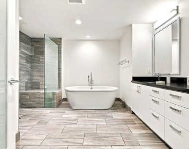 4240 Laurel Canyon Boulevard - Photo Thumbnail 18