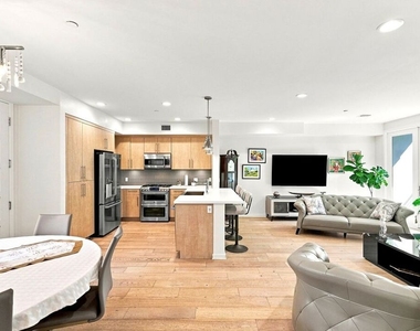 4240 Laurel Canyon Boulevard - Photo Thumbnail 3