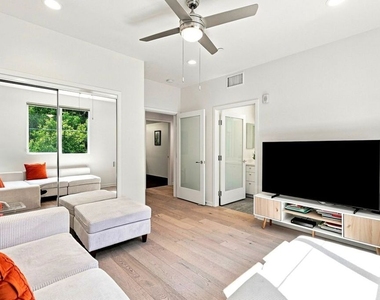 4240 Laurel Canyon Boulevard - Photo Thumbnail 21