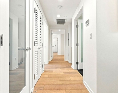 4240 Laurel Canyon Boulevard - Photo Thumbnail 13
