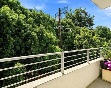4240 Laurel Canyon Boulevard - Photo Thumbnail 11