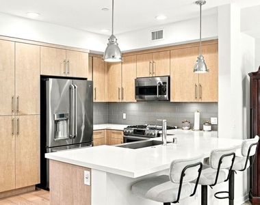4240 Laurel Canyon Boulevard - Photo Thumbnail 6