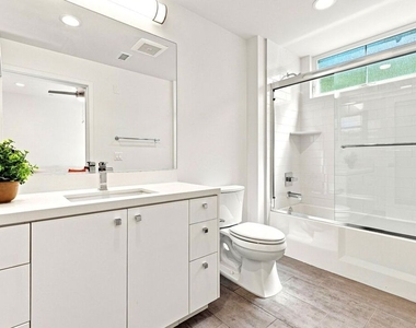 4240 Laurel Canyon Boulevard - Photo Thumbnail 22