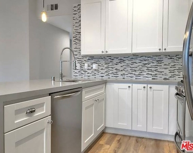 10560 Santa Monica - Photo Thumbnail 4
