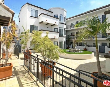 10560 Santa Monica - Photo Thumbnail 12