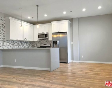 10560 Santa Monica - Photo Thumbnail 1
