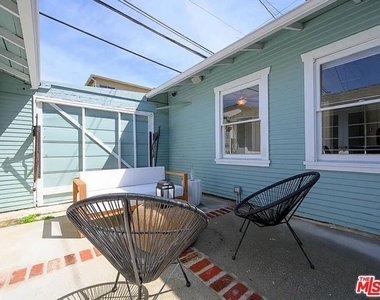 2213 Arizona Avenue - Photo Thumbnail 17