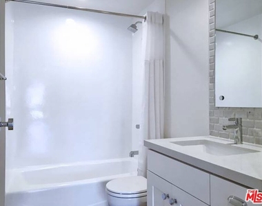 301 S Swall Drive - Photo Thumbnail 13