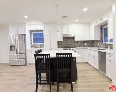 4627 Collis Avenue - Photo Thumbnail 6