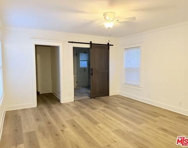 4627 Collis Avenue - Photo Thumbnail 8