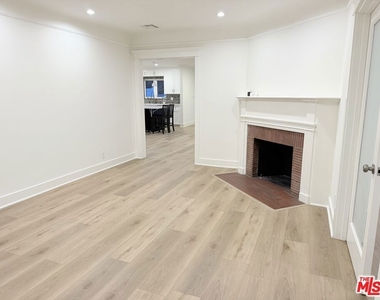 4627 Collis Avenue - Photo Thumbnail 2