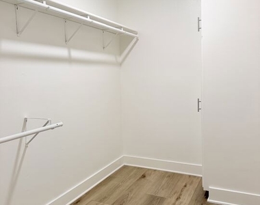 4627 Collis Avenue - Photo Thumbnail 10