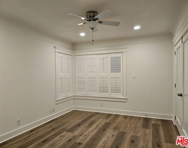 4627 Collis Avenue - Photo Thumbnail 3