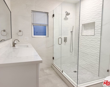 4627 Collis Avenue - Photo Thumbnail 9