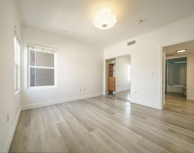 970 S St Andrews Place - Photo Thumbnail 26