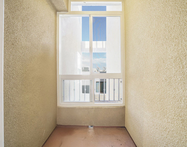 970 S St Andrews Place - Photo Thumbnail 36
